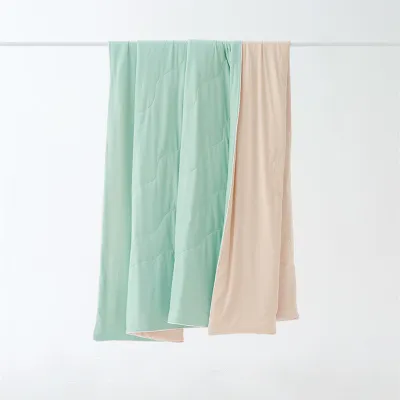 Super soft lightweight polyester fill duvet insert for summer home or hotel cooling quilt use plain design