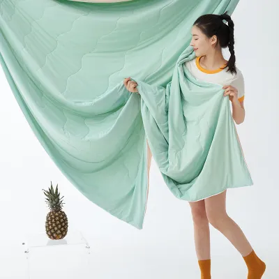 Super soft lightweight polyester fill duvet insert for summer home or hotel cooling quilt use plain design
